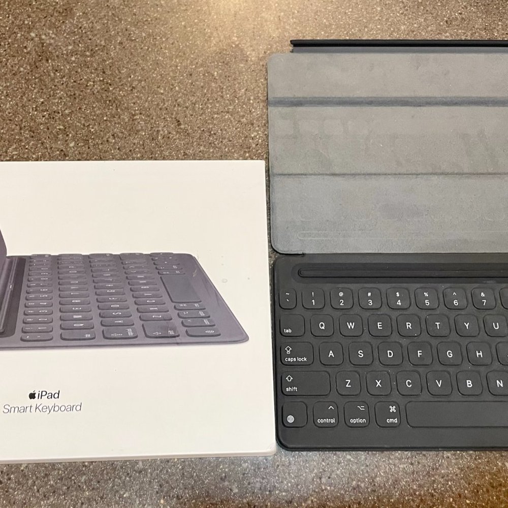 Apple Smart Keyboard Model A1829 - Picture 7 of 8